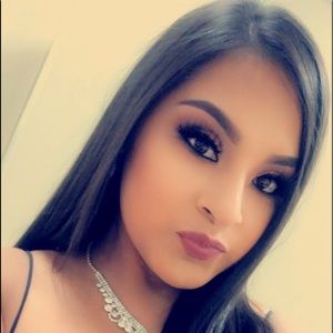 Meet your Posher, Anahi